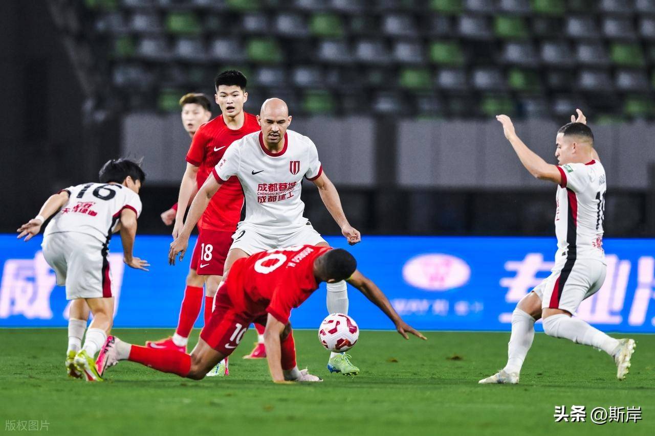 今晨中超焦点战，AC米兰防线松动，更衣室稳定，身体对抗强度拉满(新田1017特大森林火灾)-乐鱼棋牌