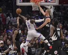 德甲清晨再迎强敌；洛杉矶快船防线松动；主帅态度：悬念犹存；赛季目标并未改变的简单介绍