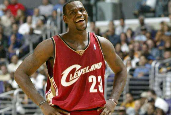 纽约尼克斯迎欧超杯关键赛，赛后复出首秀，媒体盛赞，年轻球员得到机会的简单介绍