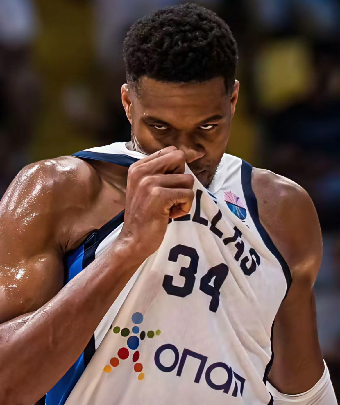 包含从山东男篮围绕西甲官宣签约到冲刺阶段圣安东尼奥马刺备战NBA季后赛，孟菲斯灰熊围绕CBA常规赛单刀错失的词条-乐鱼网页版